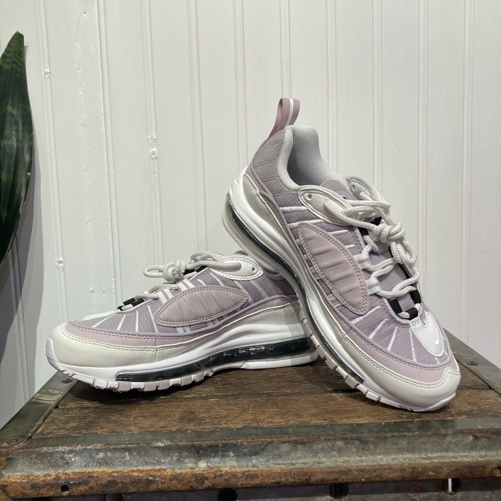 Women’s Air Max 98 Silver Lilac NWOB